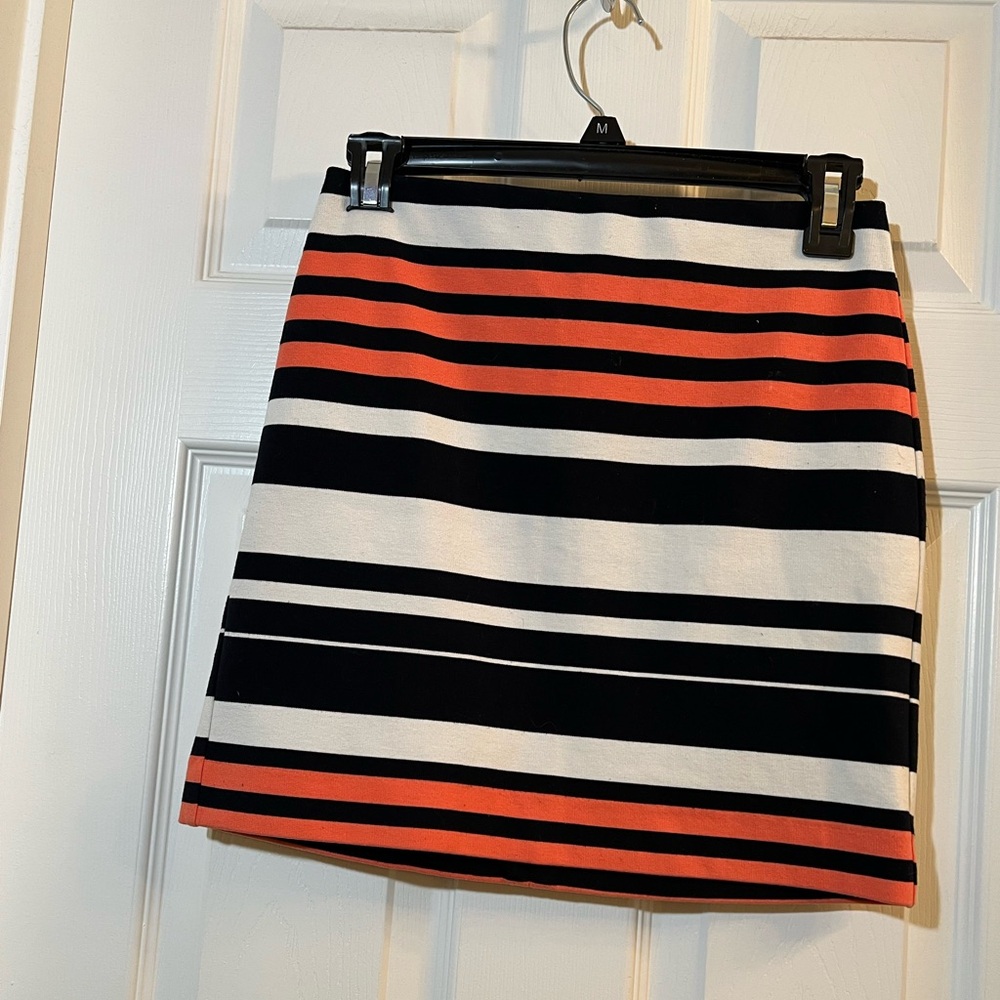 🦋 Ann Taylor Black and Orange Striped Mini Skirt size 00p